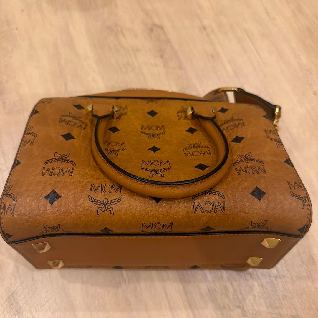 お値下げします。MCM ショルダーバック