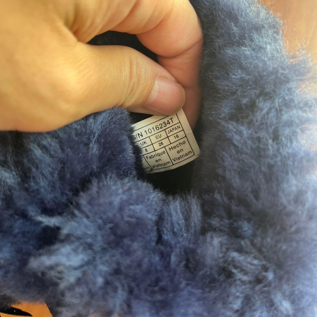 Liyoco 様 UGG ネイビー 花柄 ブーツ 16cm - メルカリ