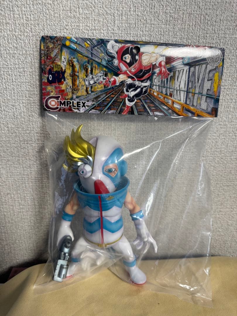 STUDIO24 ソフビ SHOCK-EYE