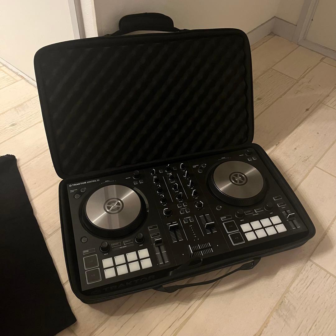 TRAKTOR KONTROL S2 MK3 ハードケース付き Low Profile Native Instruments Traktor Kontrol S2 MK3 Case with