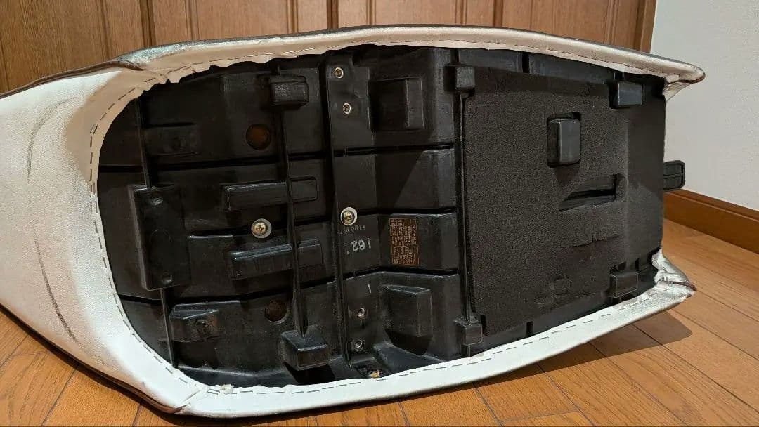 ゼファー750 大川三段シート オオカワシート 墓石三段 - メルカリ