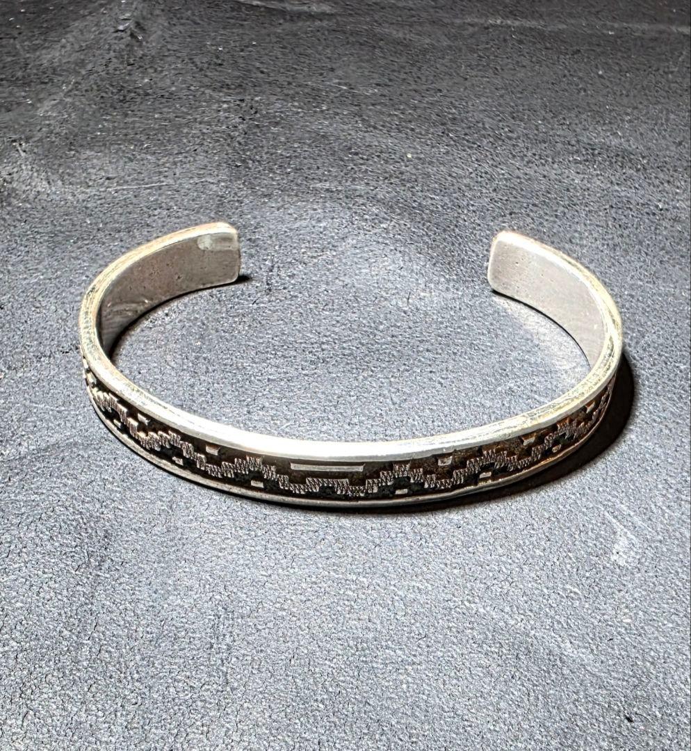 ダンジャクソン　バングル