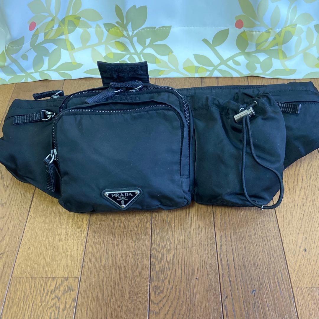 PRADA ウェストポーチ 黒色