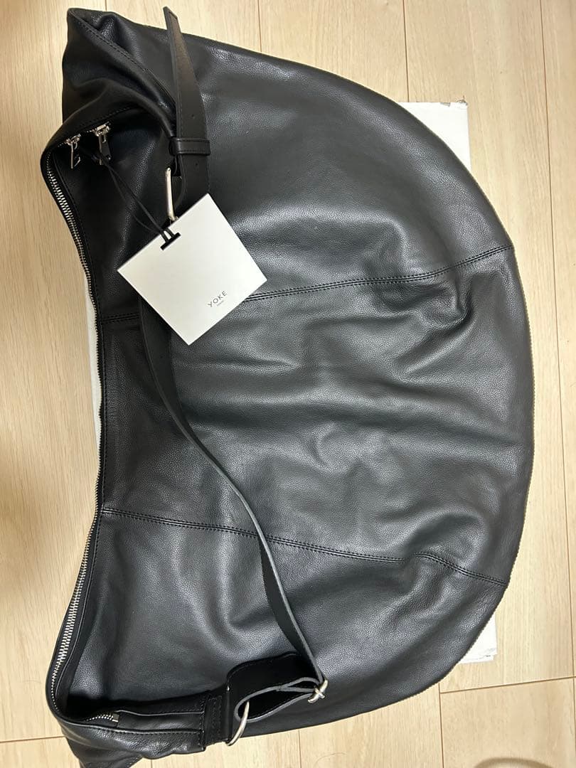 YOKE Carf Leather Circle Bag BLACK - メルカリ