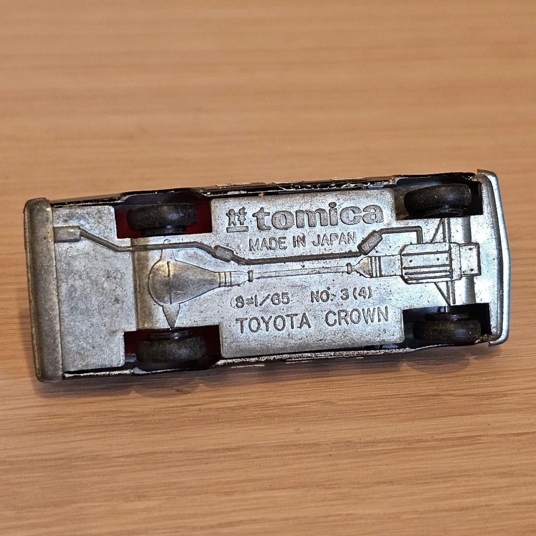 トミカ】No.4 トヨタ クラウン パトロールカー 1Aホイール 日本製