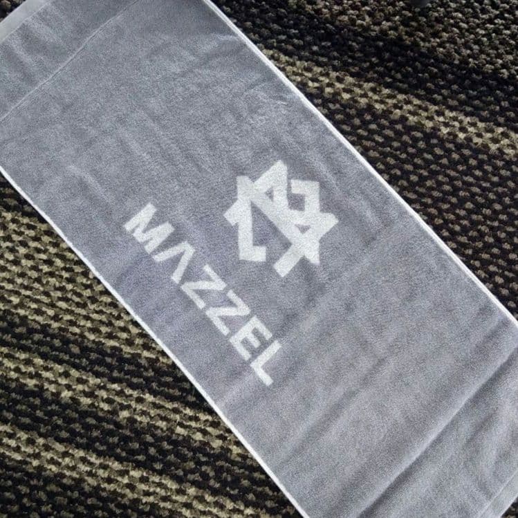 MAZZEL マーゼル 初期 ロゴ タオル 新品未使用 匿名配送 BMSG - メルカリ