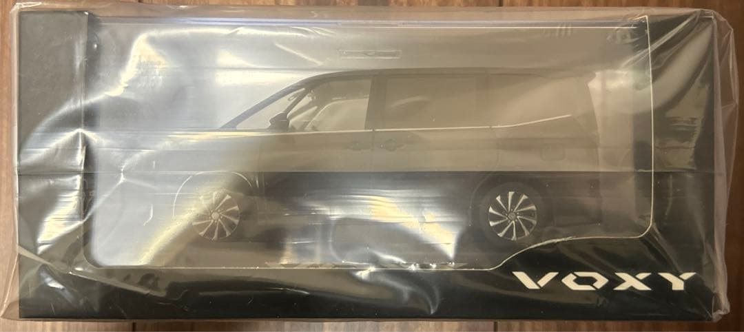 新型ヴォクシー８０　ミニカー　アティチュードブラックマイカ