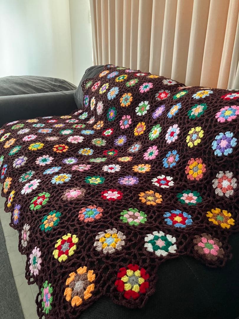 手編み　ソファーカバー　ベッドカバー　マルチカバー　かぎ針編み　モチーフ編み ソファーカバー作成中 モチーフ編み144枚完成しました🙌 #モチーフ編み