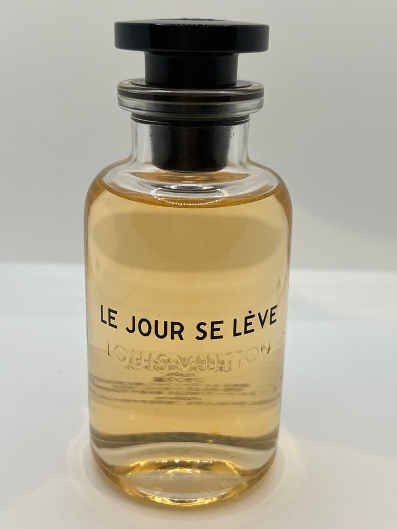 メゾン・クリヴェリ サンタルヴォルカニック オードパルファム 30mlの