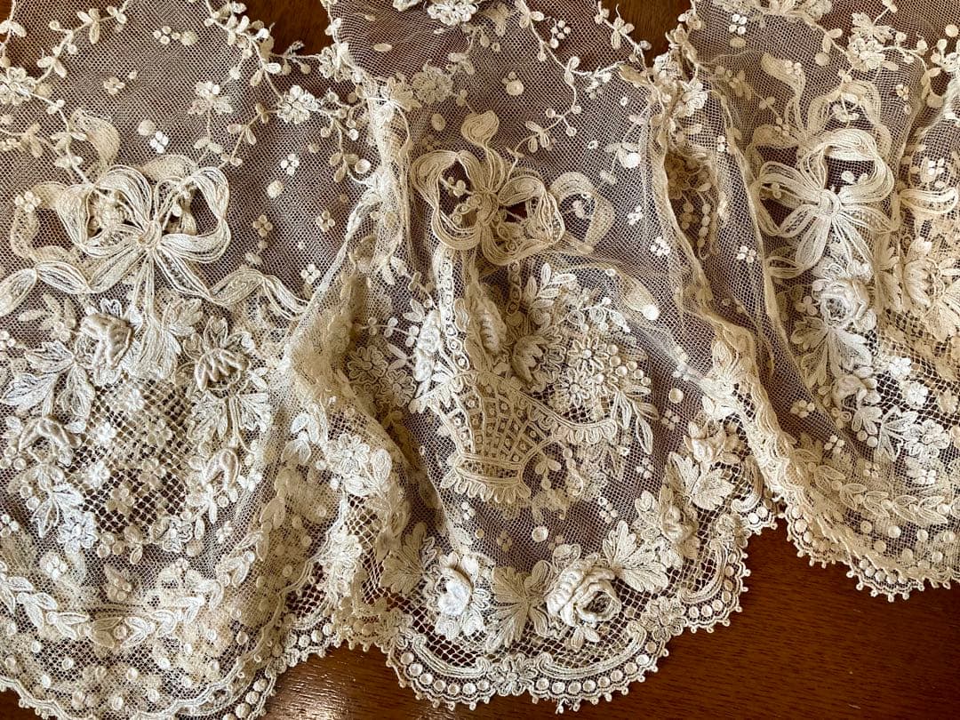 フランス アンティーク薔薇の花かご ウエディング用 チュールレース 立体の花びら 花 チュール レース 薔薇 バラ ピンク 白 3D 立体 ドレス 生地 布 結婚