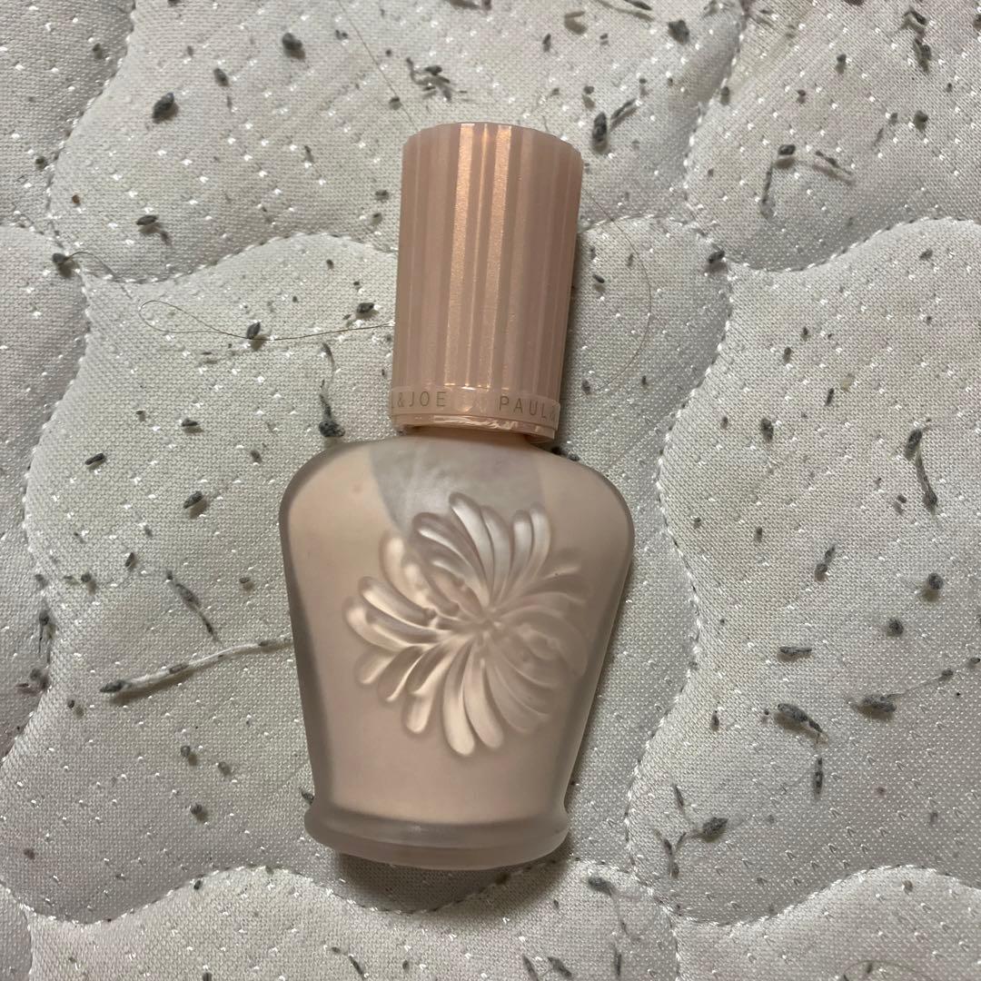 化粧下地 01 花模様ボトル