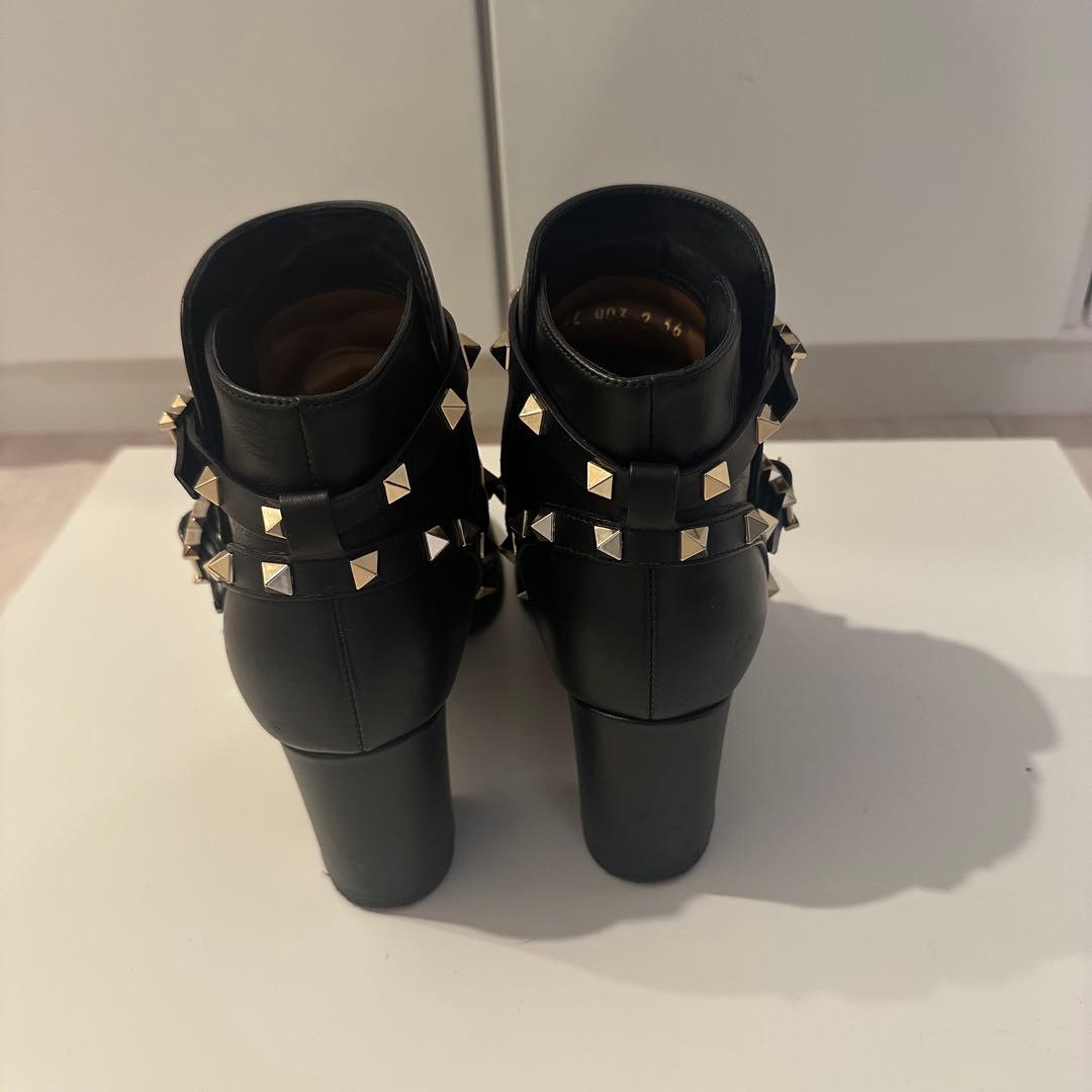 VALENTINO ロックスタッズ アンクル ヒール ブーツ 36サイズ - メルカリ