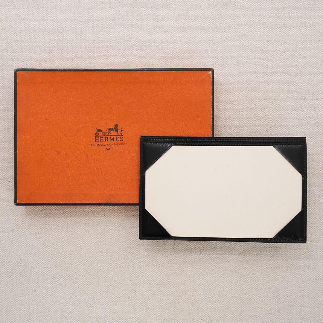 HERMES メモパッド　黒 レザー Hermès City 4CC Card Holder Black Matte Alligator | Mightychic