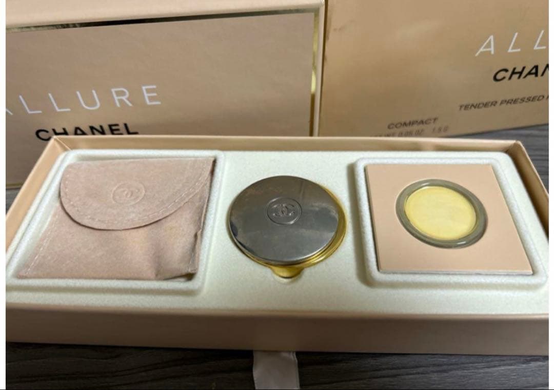 お値下げ　ALLURE CHANEL シャネル　お粉の香水レフィル付