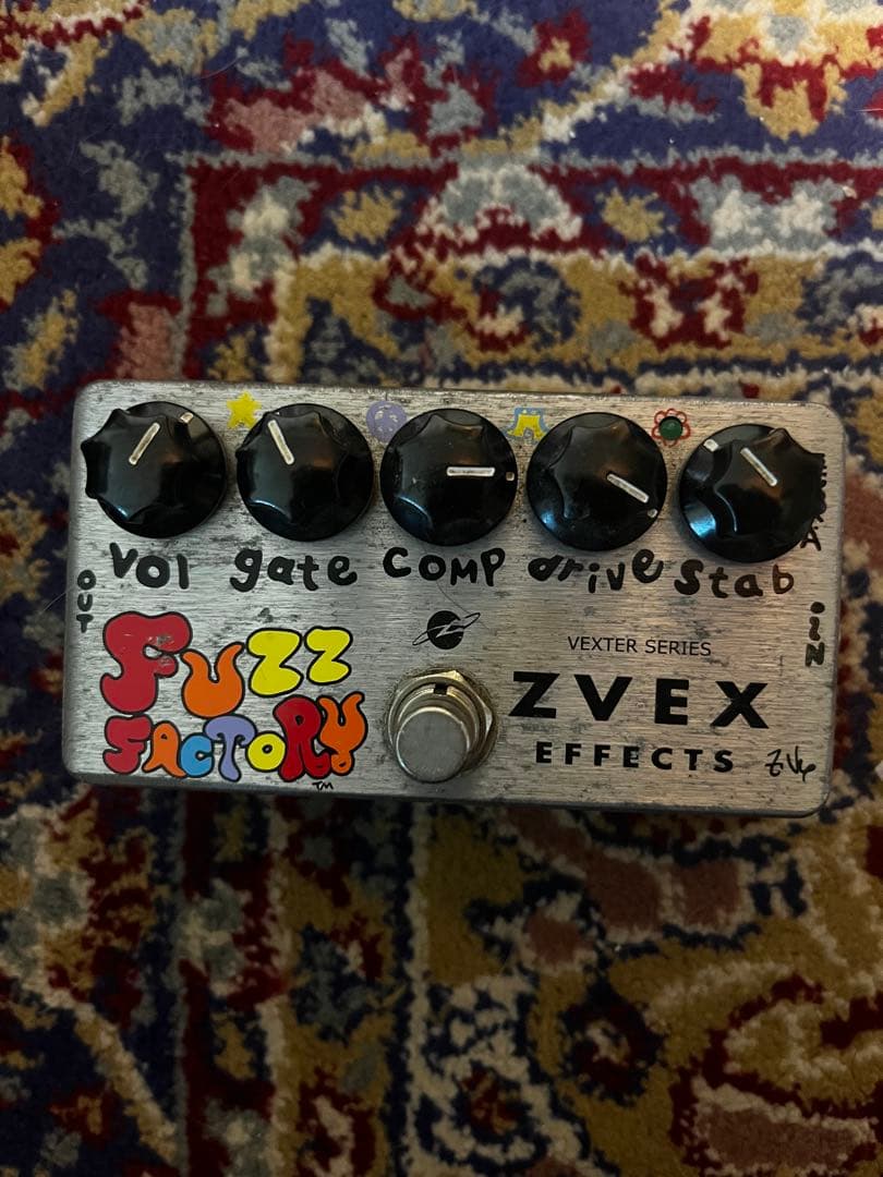 ZVEX Fuzz Factory ギターエフェクター ZVEX Fuzz Factoryエフェクター解説：究極のファズサウンドを生み出す
