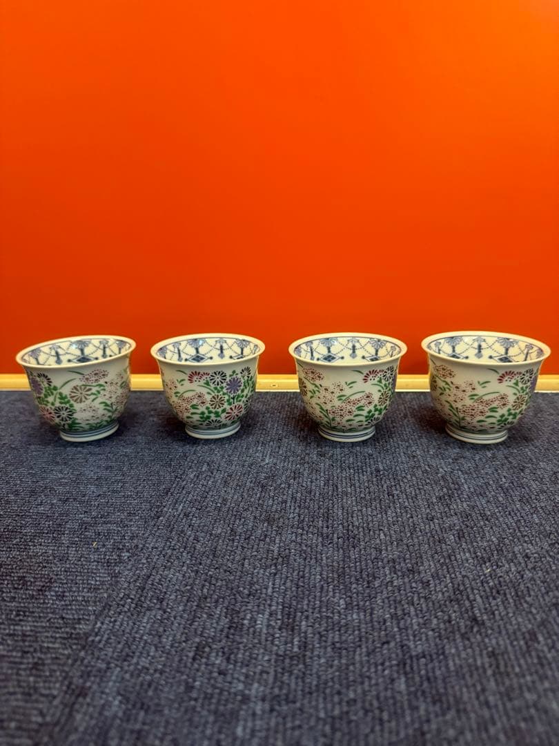 1648 其泉　秋草瓔珞文  湯呑　4客