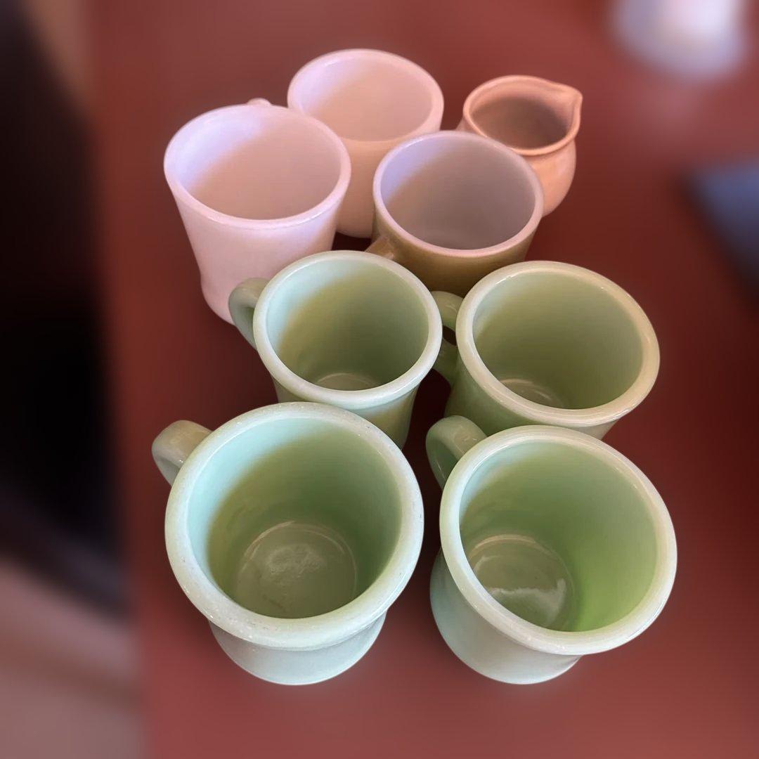 ファイヤーキングの代表的なカラー翡翠色（ジェダイ）ミルク￼ホワイトのマグカップ