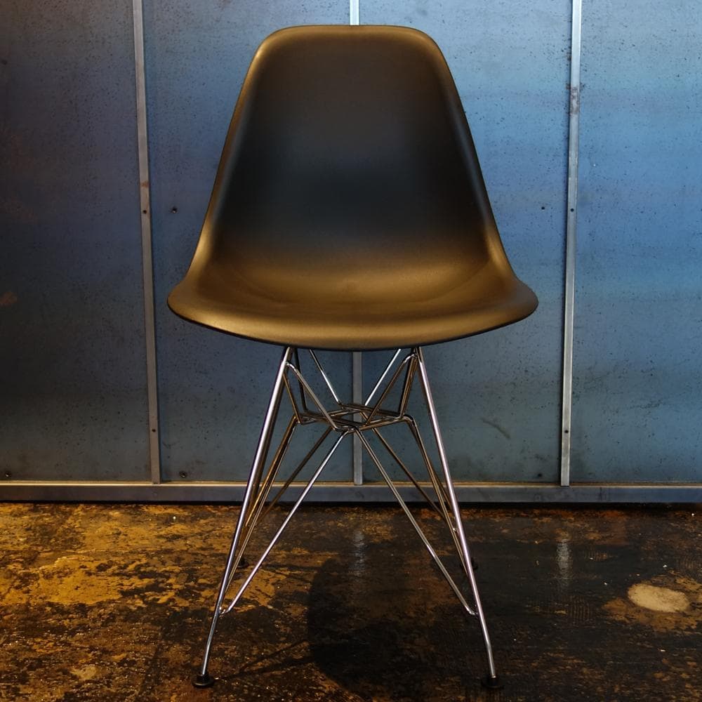 ケンさん イームズ DSR シェルチェアー ブラックとオレンジ、2点セット
