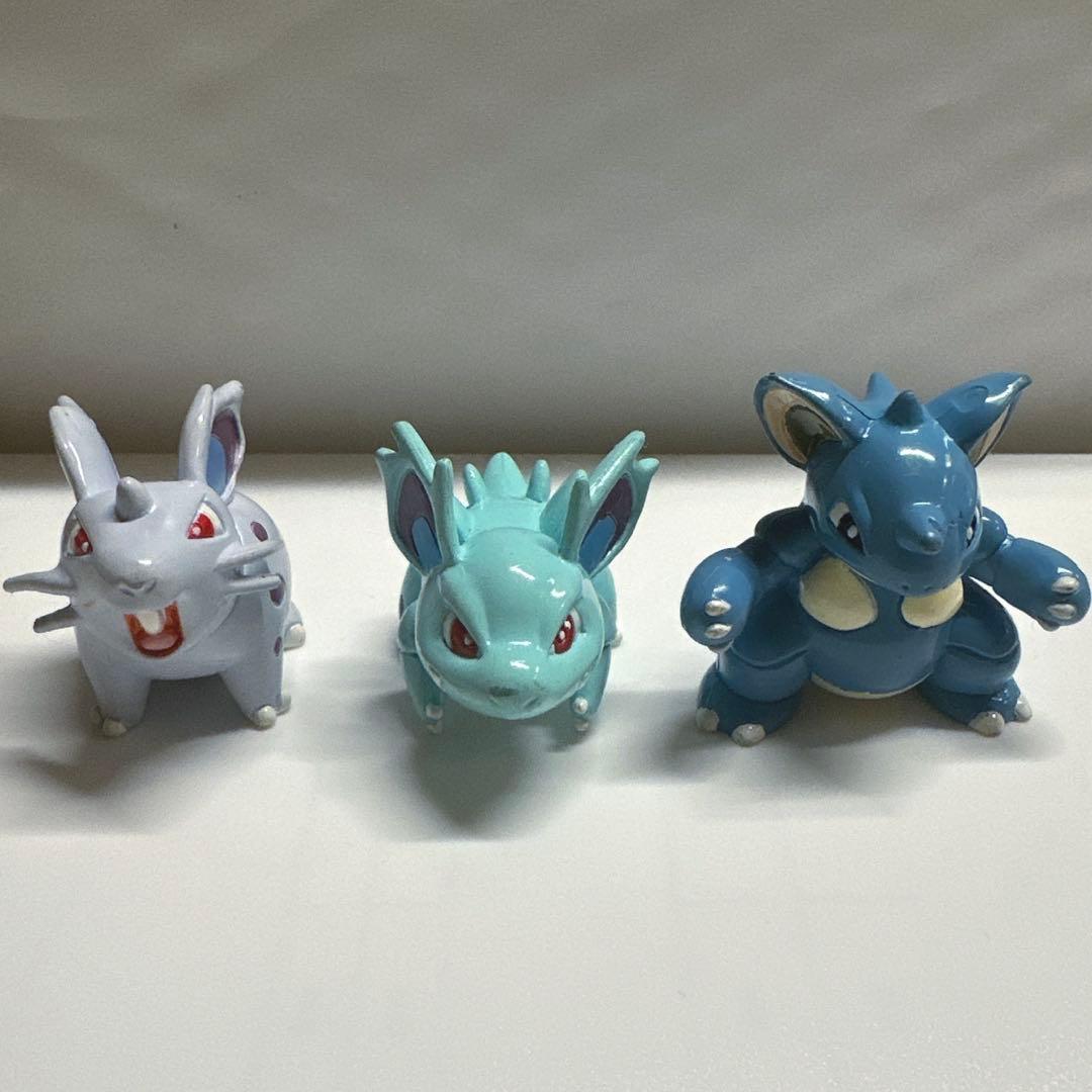 希少！【初期】 モンコレ　ニドラン♀ ニドリーノ　ニドクイーン