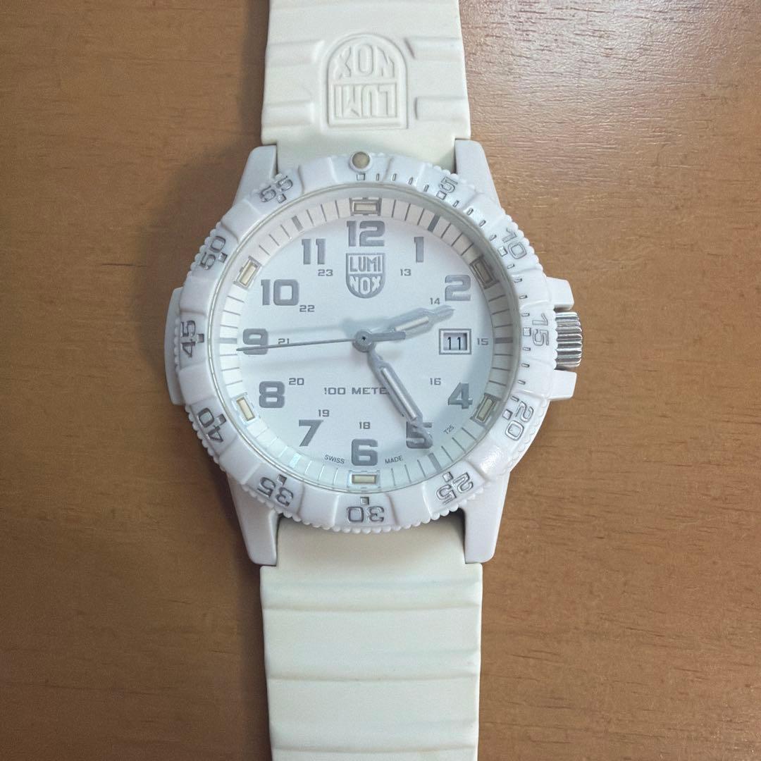 Luminox ホワイト 腕時計 100メートル防水　電池交換済み