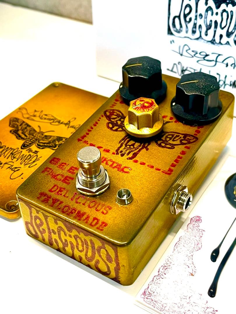 DeliciousTaylormade BeeFace NKTAC ‘26LTD