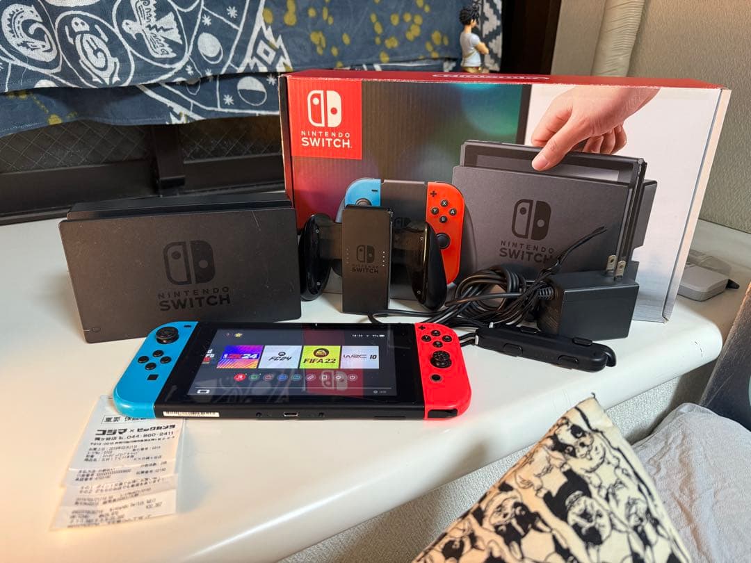 Nintendo Switch ネオンブルー/ネオンレッド 本体、付属品あり！