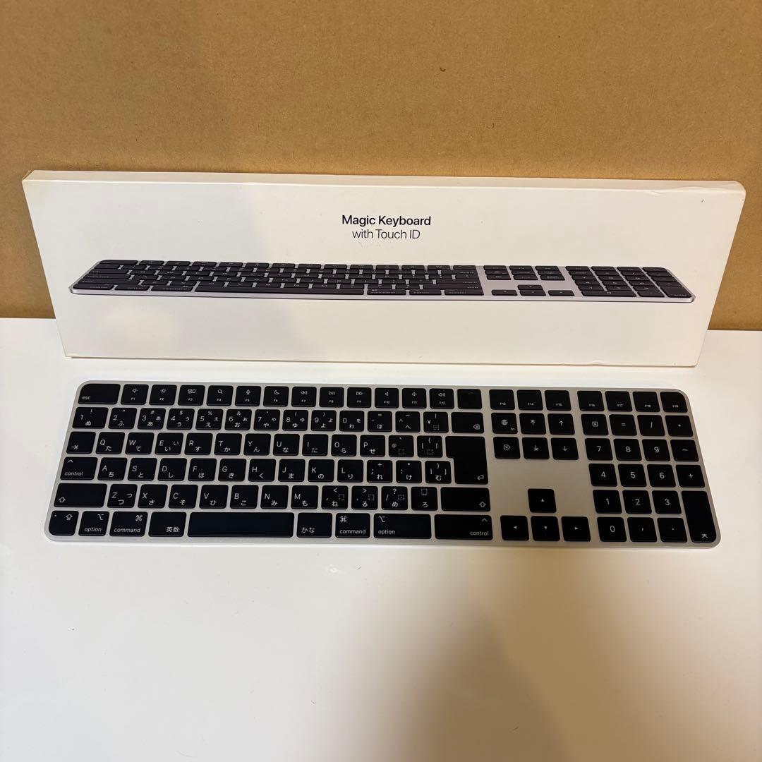 Apple Magic Keyboard テンキー付 USB–C 日本語ブラック Appleシリコン搭載Macモデル用Touch ID搭載Magic Keyboard（テンキー