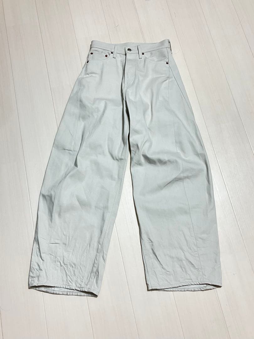 パンツ HYKE 25SS WHITE DENIM BARREL LEG JEANS