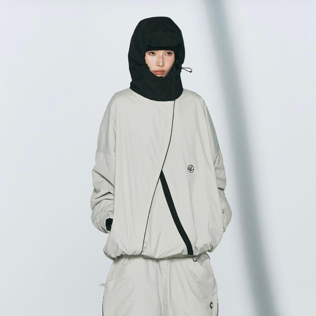 く*︎様 〖値下げ 〗韓国スノボウェアブランド GAFH プルオーバー　完売商品