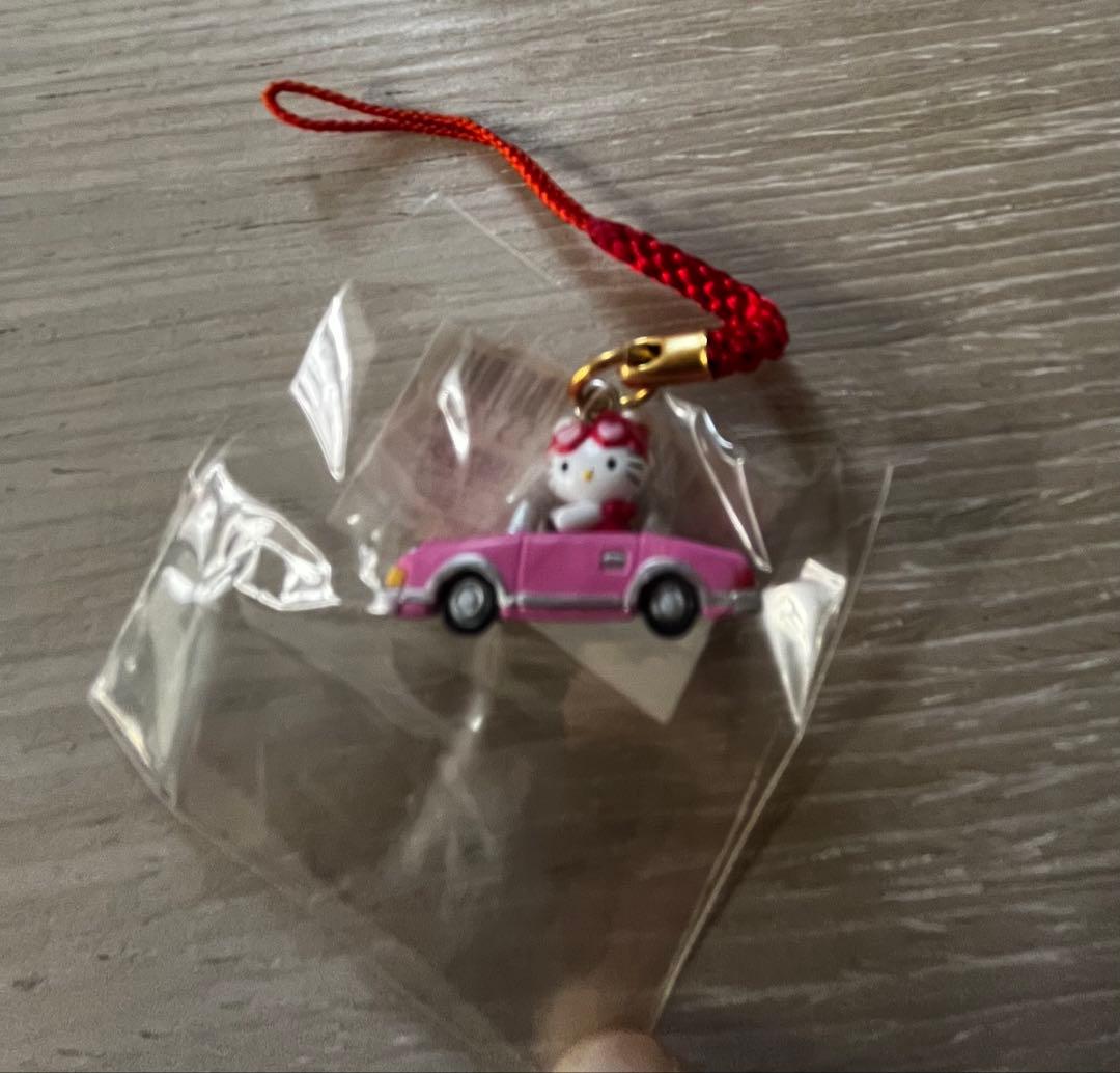 激レア◎USJ限定◎ピンクのスポーツカーでドライブキティ◎根付けストラップ