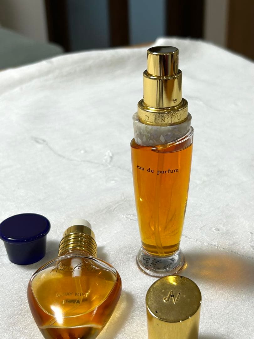 ポーラ化粧品 パヒューム、オードトワレ等 3種まとめ売り - メルカリ