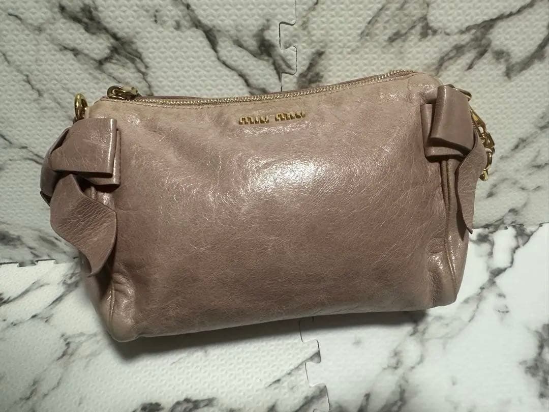 【正規品】miumiu ミュウミュウ サイドリボン バッグ 紗栄子さん愛用で有名 楽天市場】miumiu 2wayバッグ サイドリボンの通販