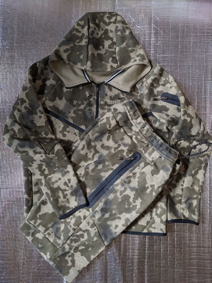 ナイキ テックフリース 上下セットアップ 迷彩柄Ｌサイズ 【新品未使用】