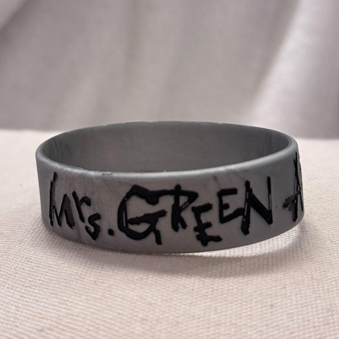 匿名配送】Mrs.GREEN APPLE ラバーバンド グレー シルバー - メルカリ