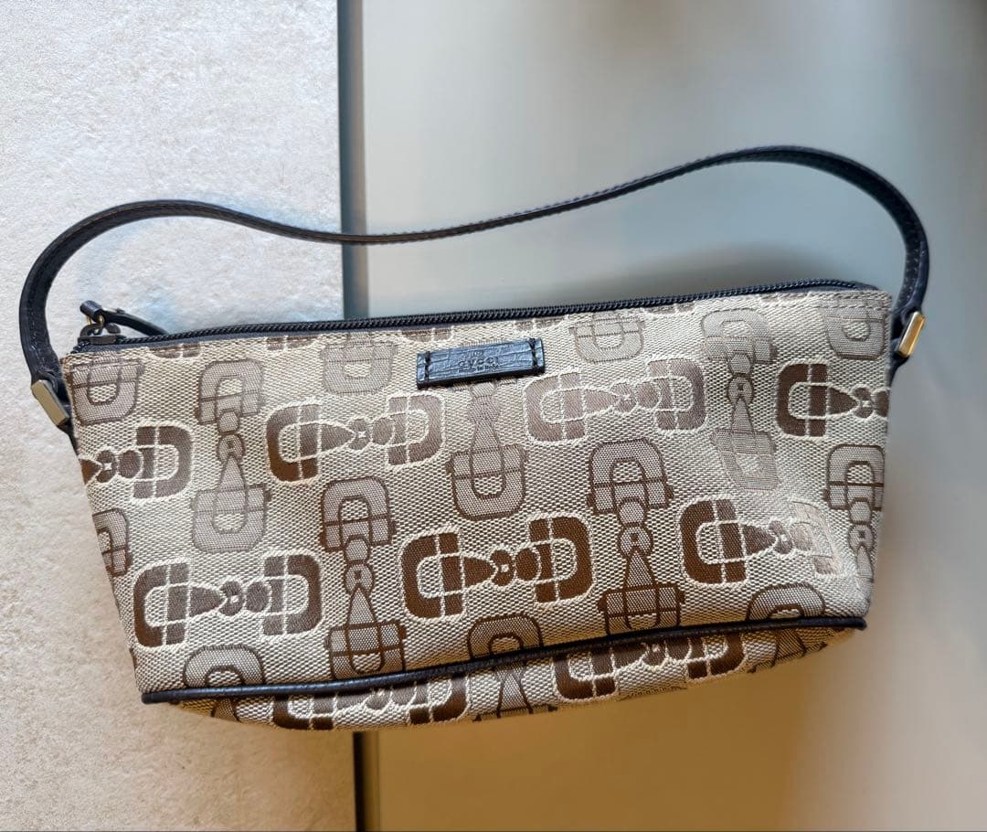 【美品】グッチ アクセサリーポーチ ミニバッグ GG キャンバス