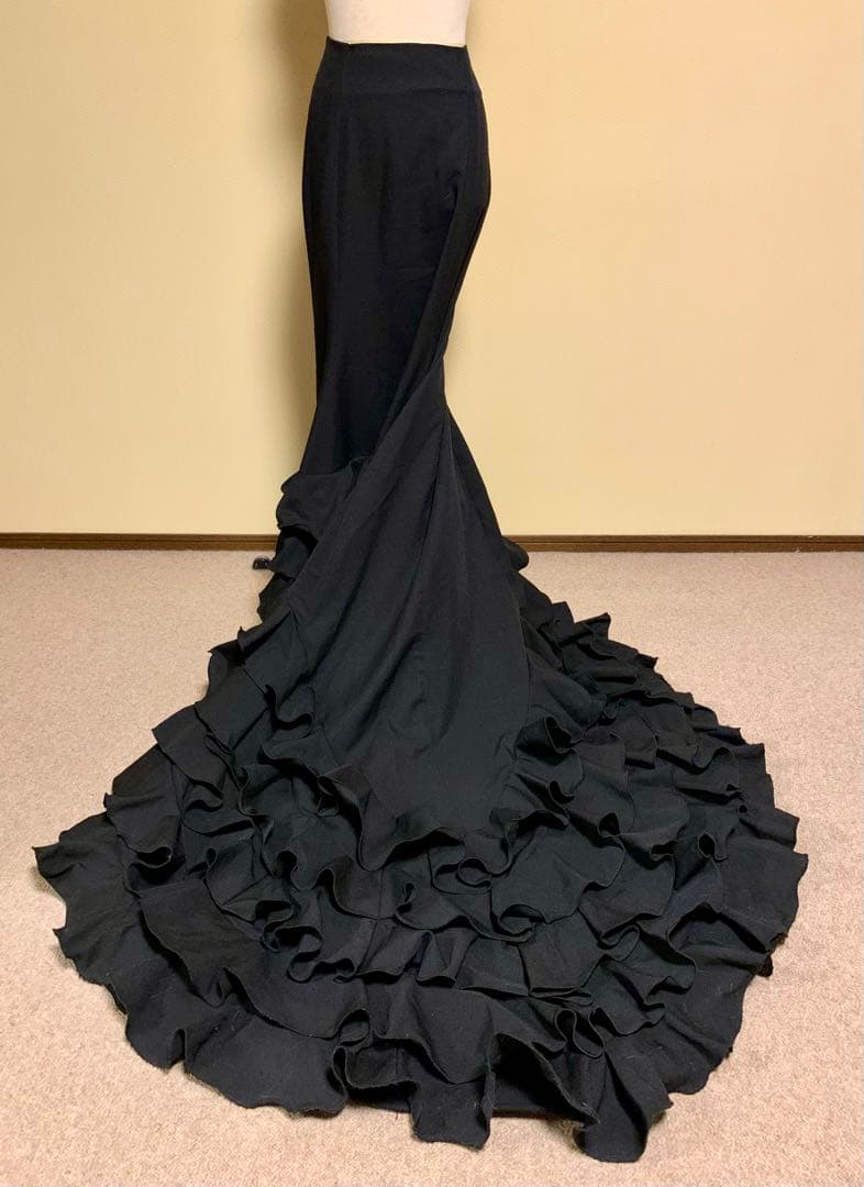 フラメンコ 衣装　CANELAPURAバタデコーラ　サイズM 黒 ✖️赤