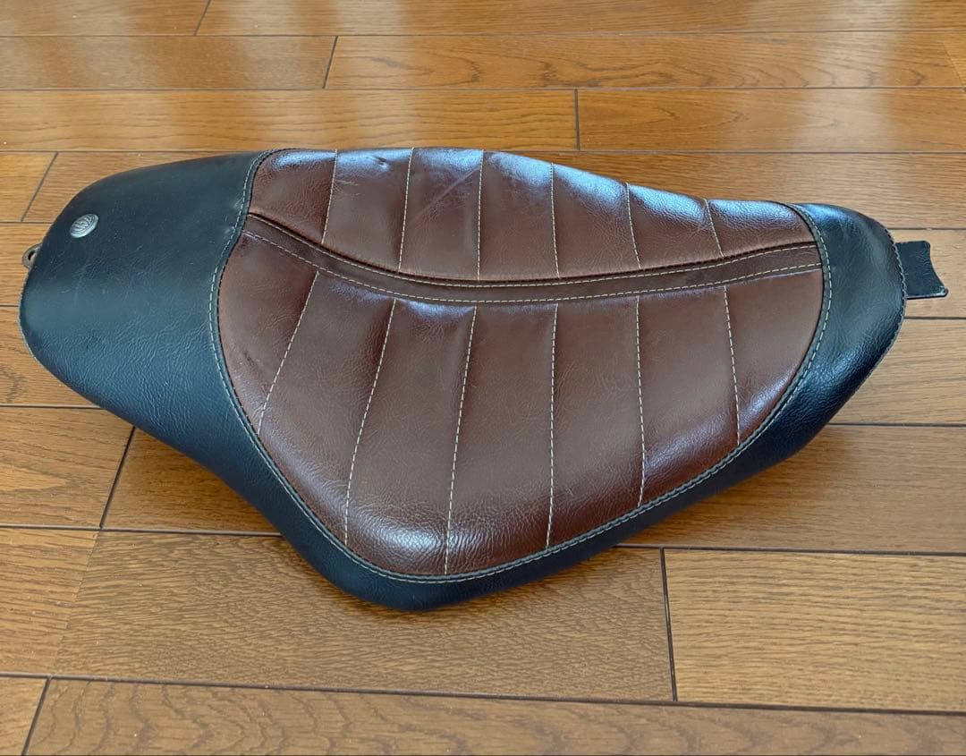 Mustang ハーレースポーツスター用ソロシート