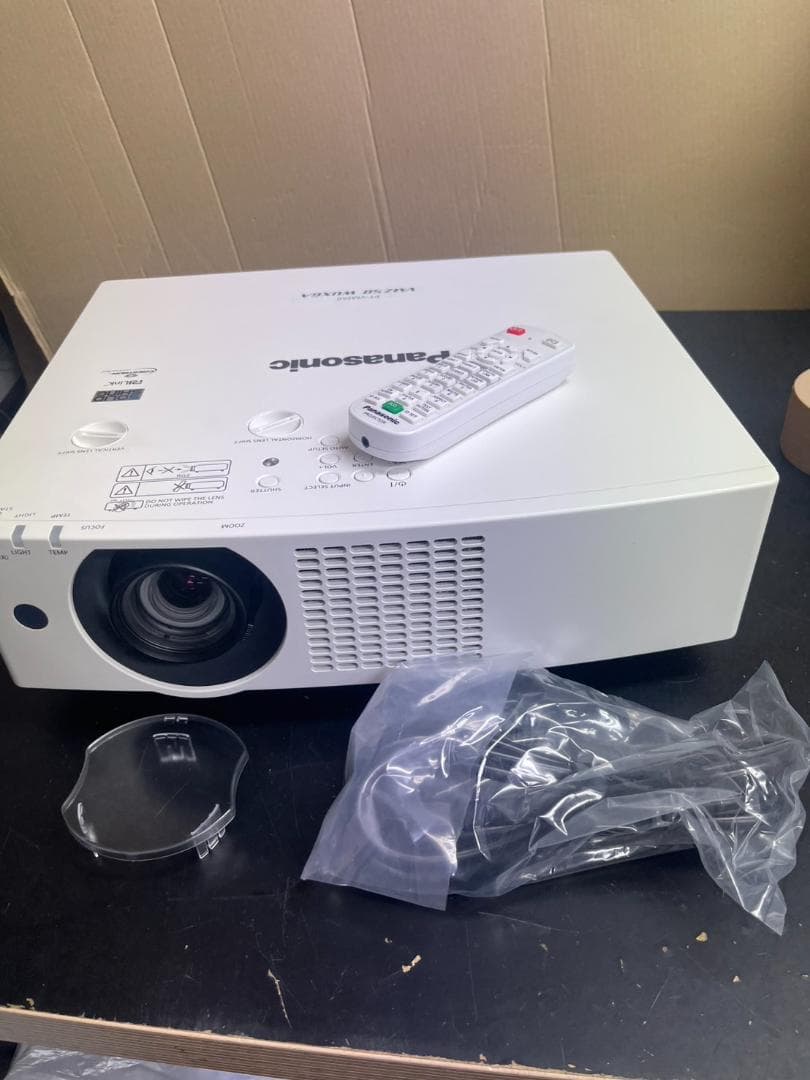 Panasonic PT-VMZ50 WUXGA プロジェクター本体 訳アリ Panasonic PT-VMZ50 Laser Projector Review - Projector Reviews