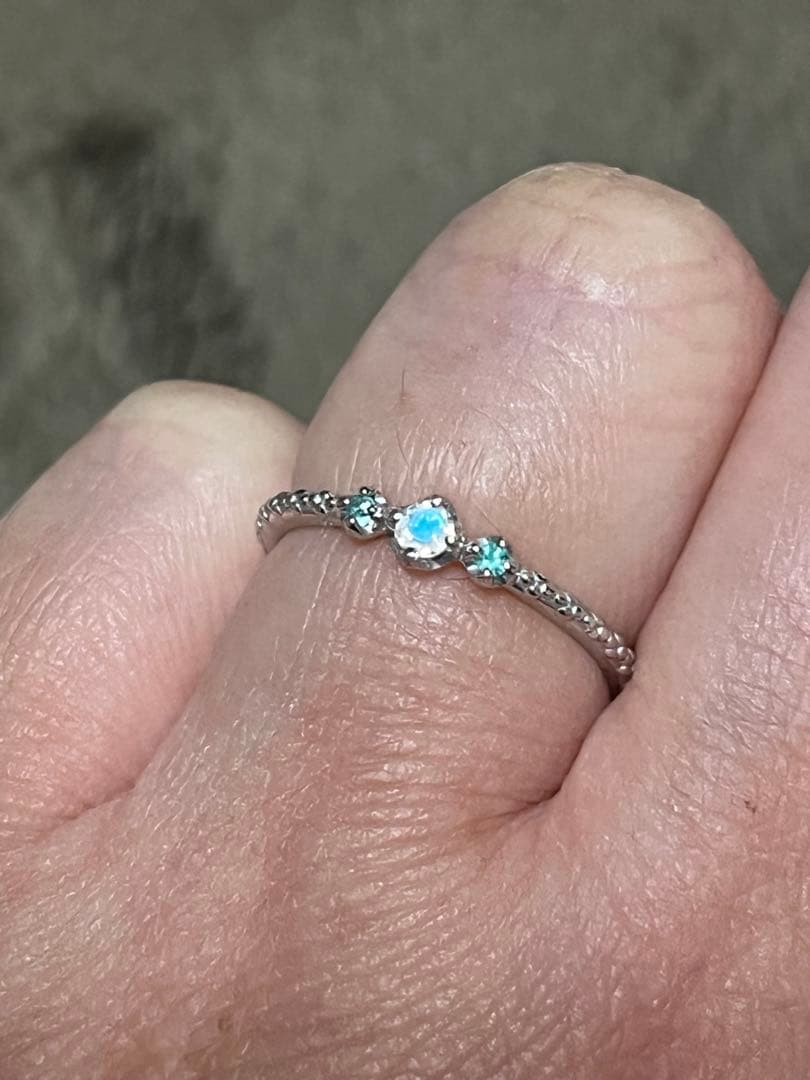 【新品】ラブラドライトとパライバトルマリンのリング　シルバー　８号ソーティング付