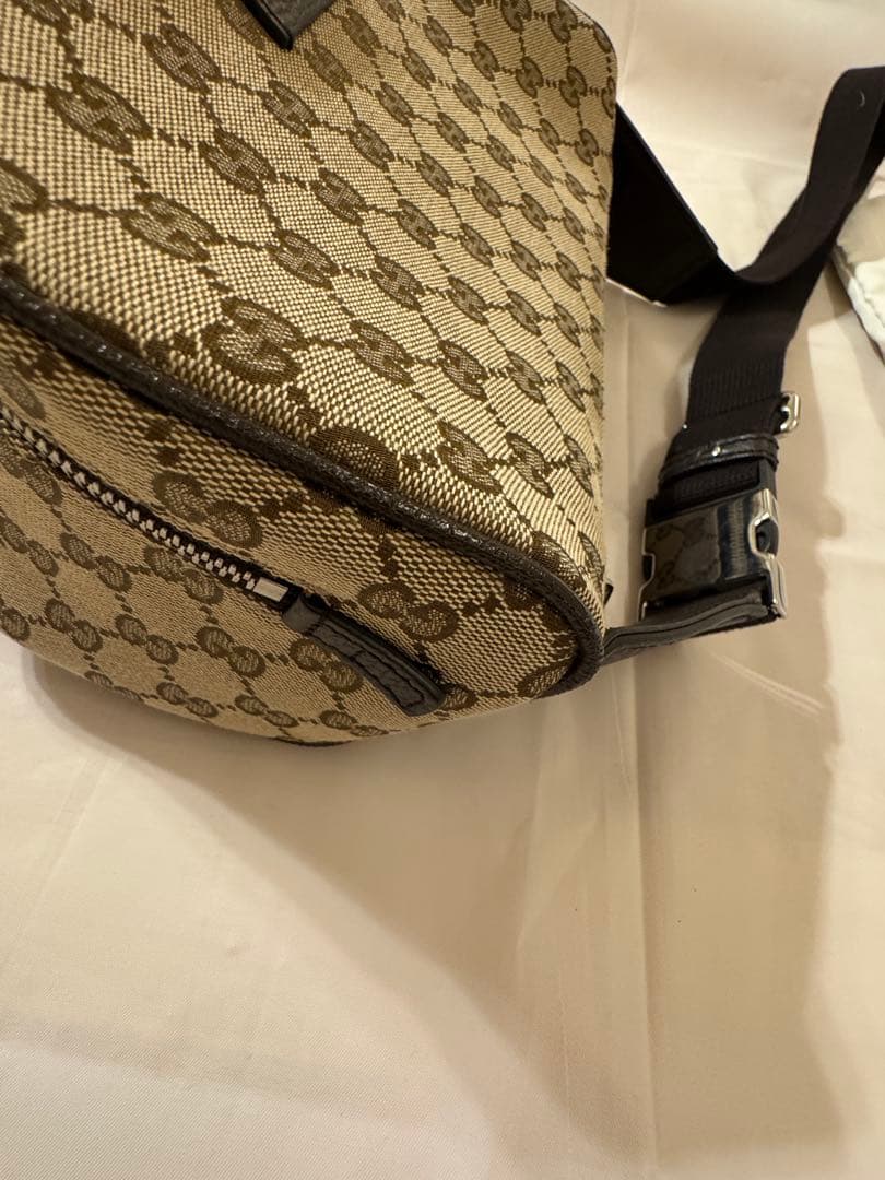 値引しました】⭐︎美品⭐︎GUCCI ボディバッグ キャンバス 630915