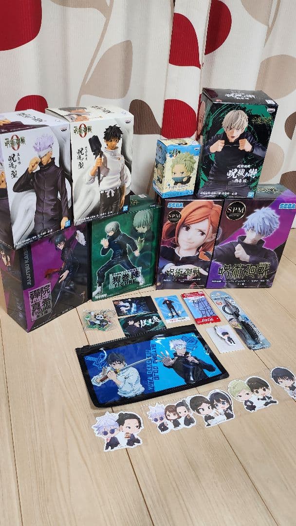 【呪術廻戦】フィギア、ステッカー、クルトガ、キーホルダー、クロス&カード&ケース