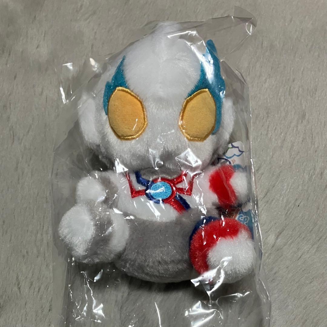 ウルトラマンブレーザー ふわふわお座りぬいぐるみ - メルカリ
