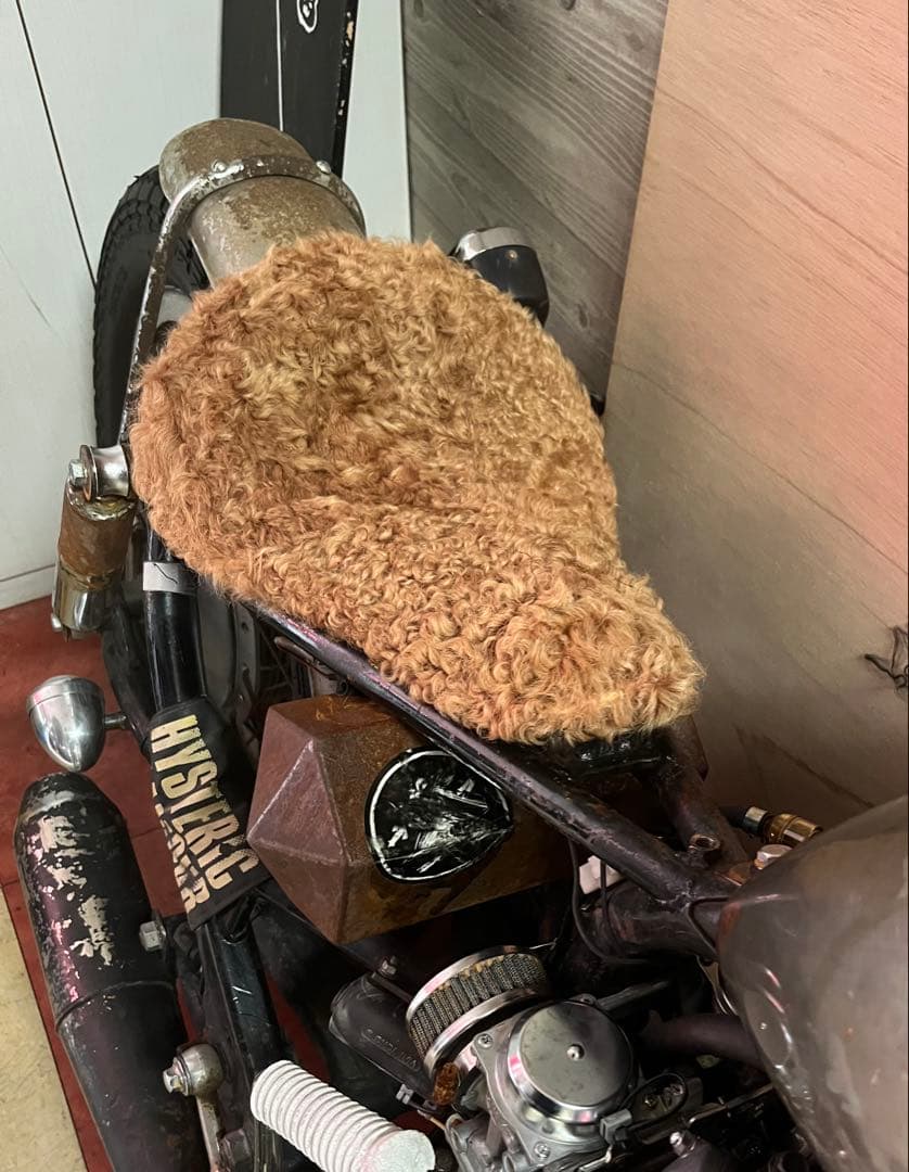 羊毛　シート　ハーレー　xs650 sr400 パン　ショベル　wl 汎用カフェレーサー スタイル トラッカー シート SR XJシリーズ XS650