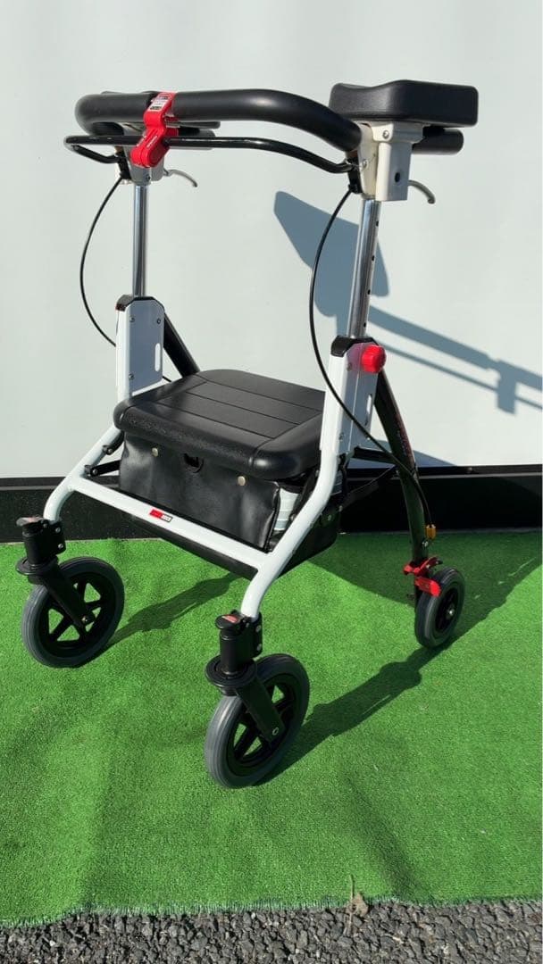 歩行器　ユーバ産業 アームフィット肘置き付き 折りたたみ歩行車 室内・室外用 ユーバ産業 歩行車アームフィット（室内外用）肘置 ブラウン 24-2049