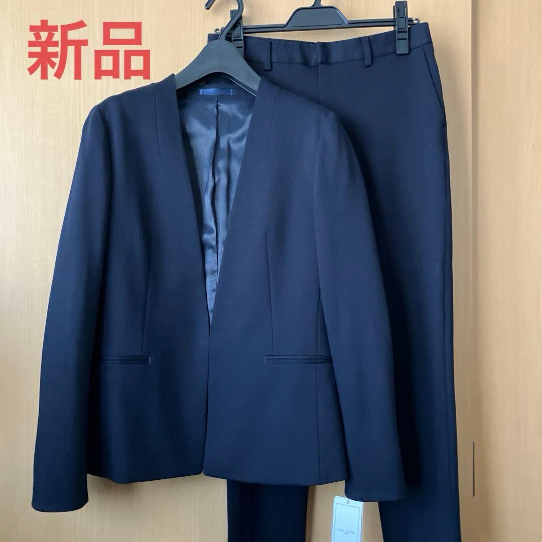 新品【アオキ　LES MUES】ネイビー ノーカラー パンツスーツ　レディース
