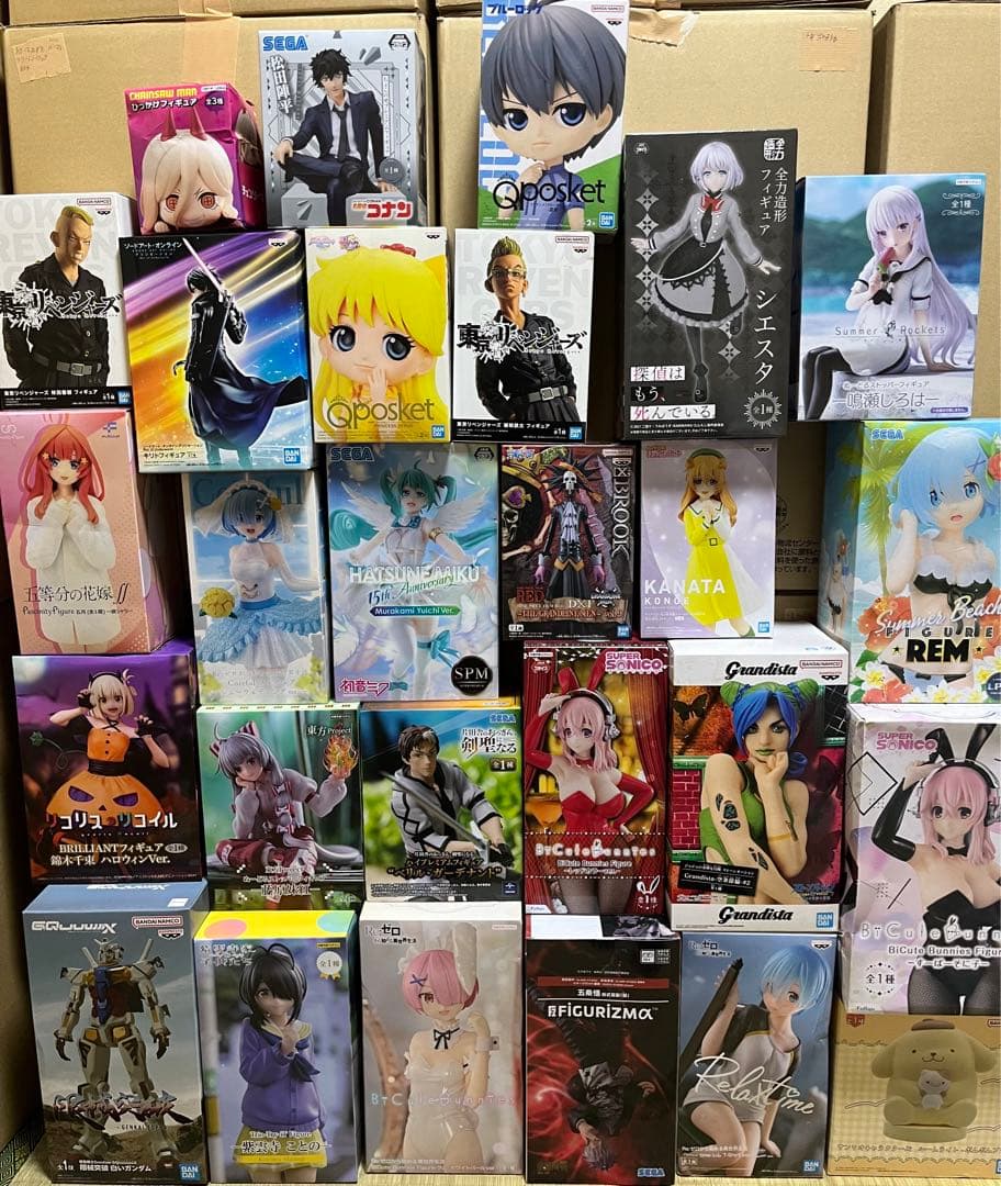 [箱凹み、破れ、色褪せあり] プライズフィギュア　27体 真白K大」氏によるイラストを再現した「初音ミク」のリアルフィギュア