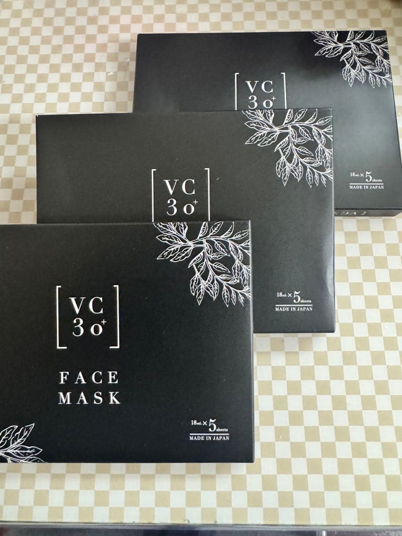 お買い得‼️新品未使用♡VC30プラスフェイスマスク5枚入り✖️３箱