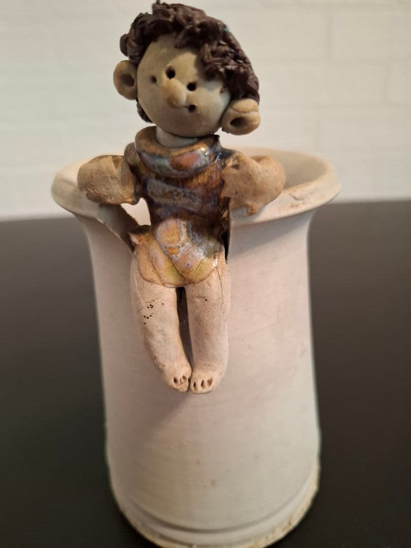 砥部焼森元青芳陶器製人形付きペン立て - メルカリ