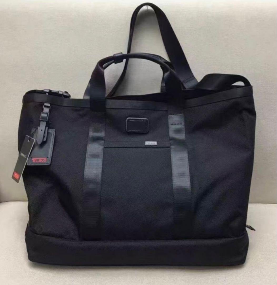 TUMI ALPHAアルファ キャリーオールトート ブラック　未使用に近い