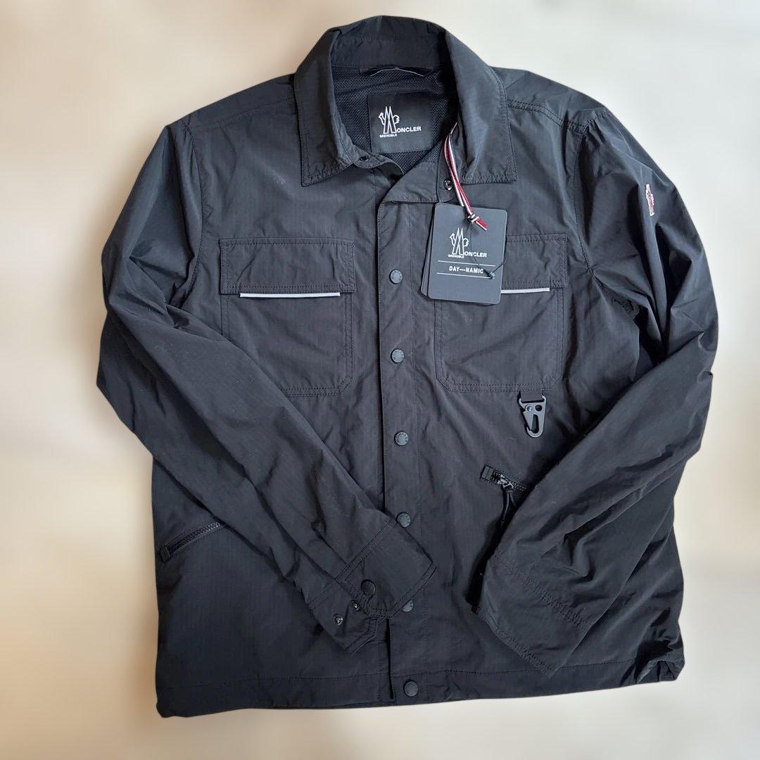 新品未使用！黒モンクレール　ウィンドブレーカー！